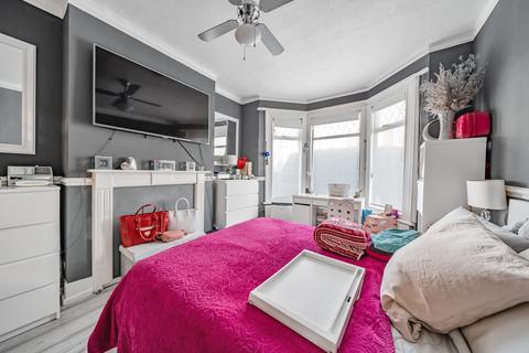 121 Silvermere Road, London, SE6 4QU