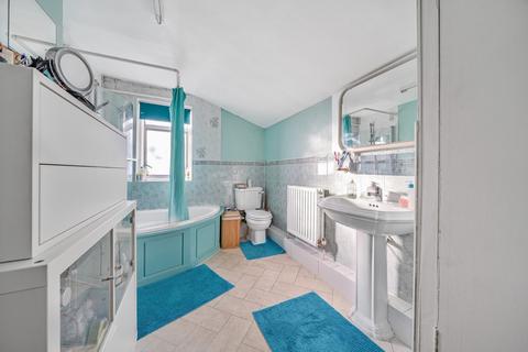 121 Silvermere Road, London, SE6 4QU
