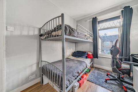 121 Silvermere Road, London, SE6 4QU