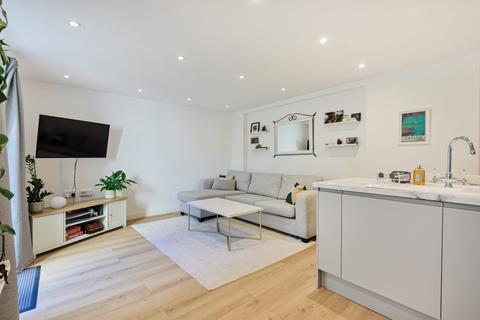 1 bedroom apartment for sale, Limes Grove, London