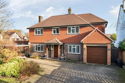Morven Heathfield Road, Keston, BR2 6BB