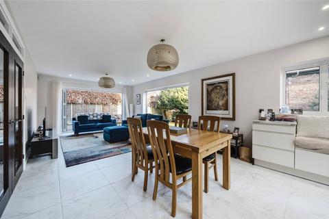Morven Heathfield Road, Keston, BR2 6BB