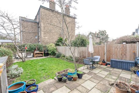 56a Stapleton Hall Road, London, N4 3QG