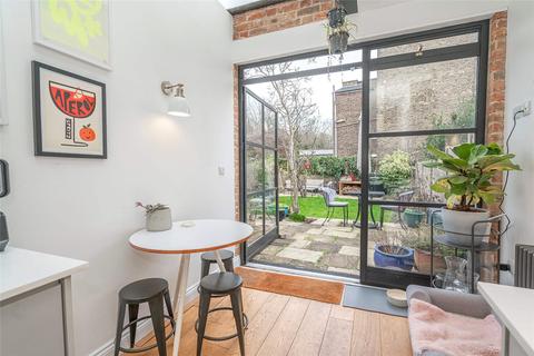 56a Stapleton Hall Road, London, N4 3QG