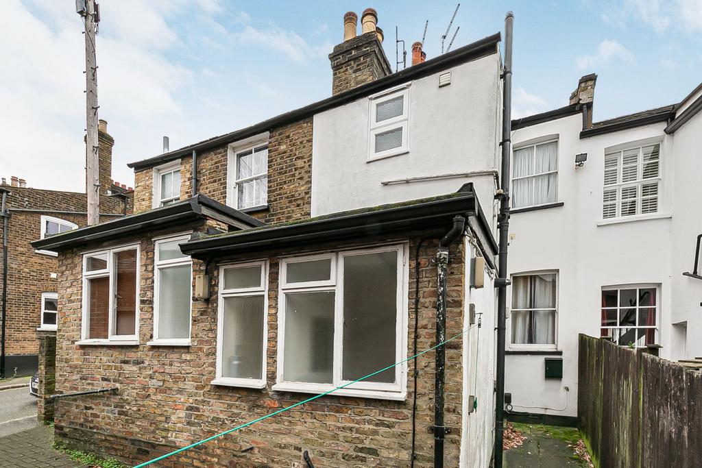 No.101a Studio Flat Rear Entrance via Nelson Road