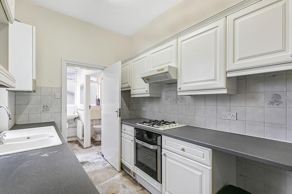 No.101a Studio Flat Kitchen showing Bathroom Off