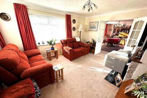 32 Lambert Crescent, Blackwater, Camberley, GU17 0PW