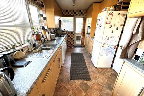 32 Lambert Crescent, Blackwater, Camberley, GU17 0PW