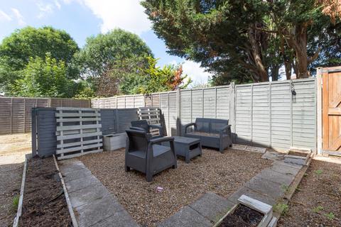 4 The Triangle, Sidcup, DA15 8LT