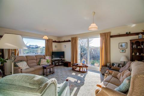 137 Blacker Lane, Netherton, Wakefield, WF4 4EZ