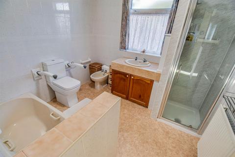 137 Blacker Lane, Netherton, Wakefield, WF4 4EZ
