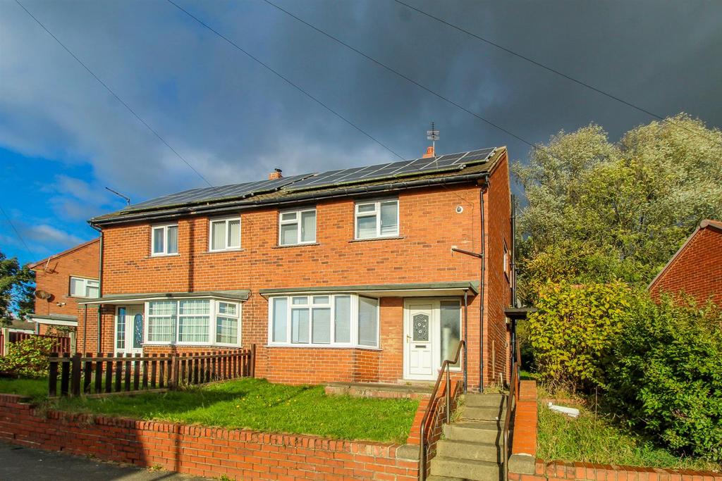Hazel Crescent, Dewsbury WF12 2 bed semidetached house £139,950
