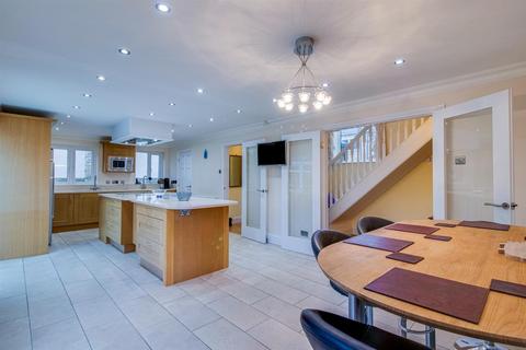 4 bedroom detached house for sale, Strands Court, Wakefield WF4
