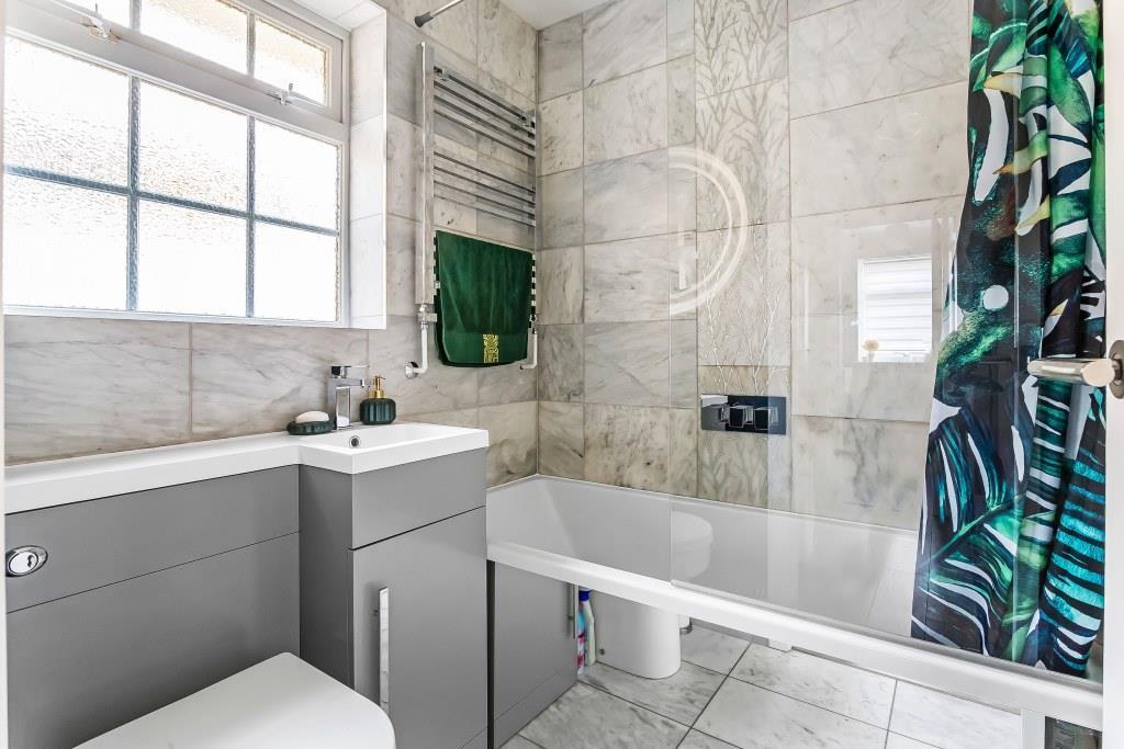 Family Bathroom.jpg
