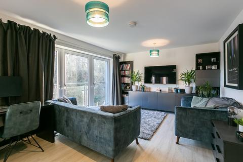 3 bedroom ground floor flat for sale, Kinauld Dell, Currie, EH14