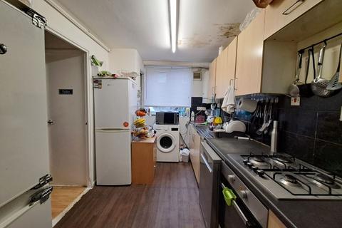 3 bedroom terraced house to rent, Cumbrian Close, Ardwick, Manchester, M13