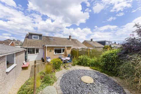 2 bedroom semi-detached bungalow for sale, Harewood Avenue, Bridlington