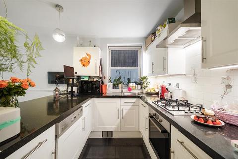 2 bedroom flat for sale, Coleraine Road, Blackheath SE3