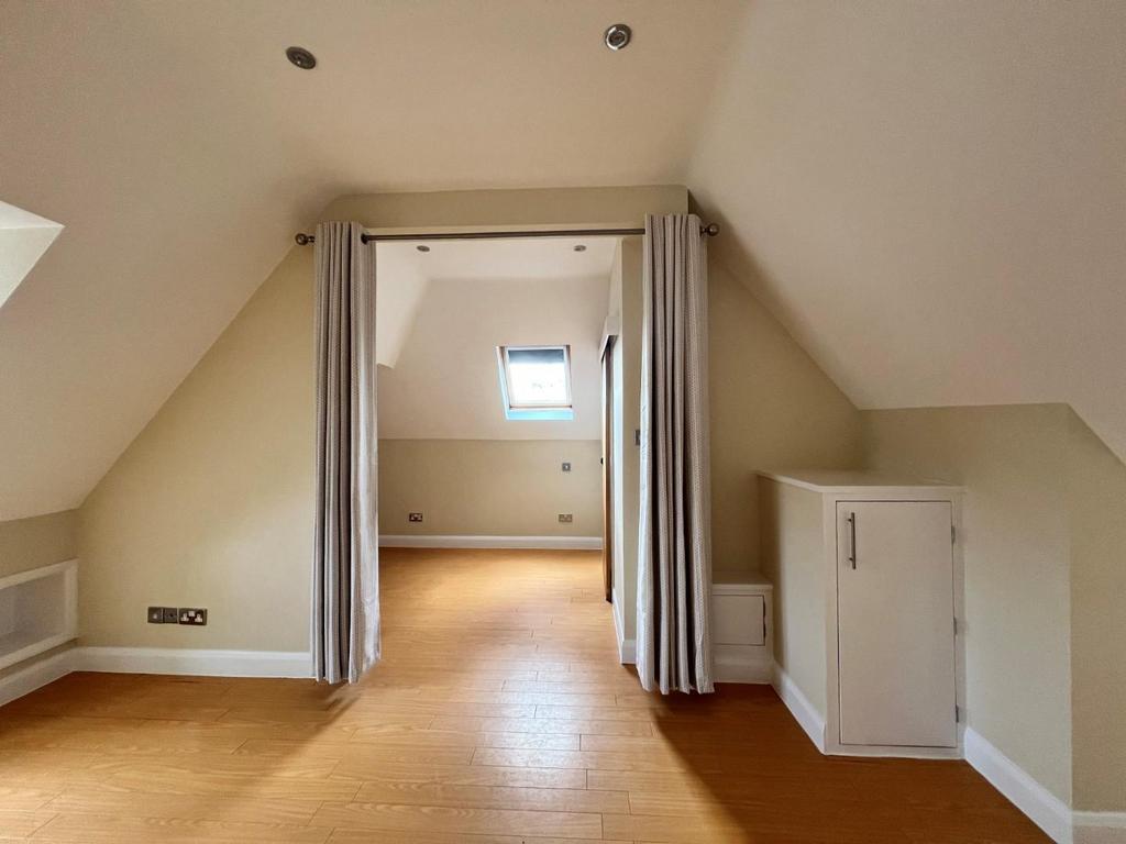 Bedroom  High Court.jpg