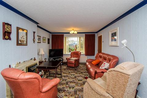 21 Athold Drive, Ossett, WF5 0PX
