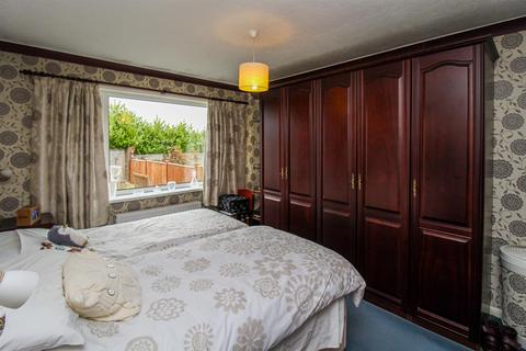 21 Athold Drive, Ossett, WF5 0PX