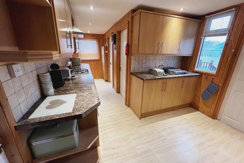 4 bedroom chalet for sale, Humberston Fitties, Humberston, Grimsby, N.E. Lincs, DN36 4HE