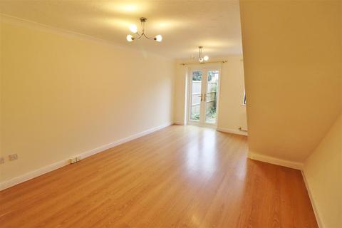 2 bedroom terraced house for sale, Aycliffe Road, Borehamwood