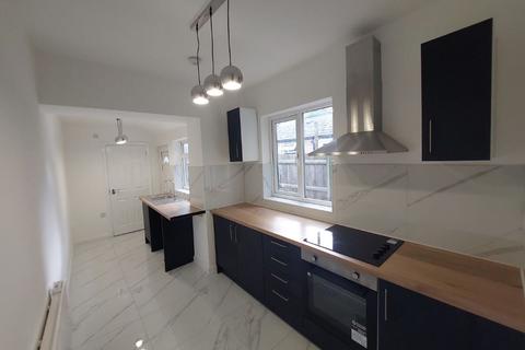 3 bedroom terraced house to rent, Windermere Street, Leicester