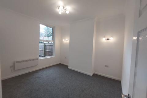 3 bedroom terraced house to rent, Windermere Street, Leicester