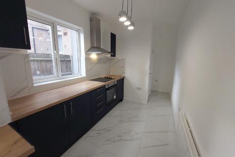 3 bedroom terraced house to rent, Windermere Street, Leicester
