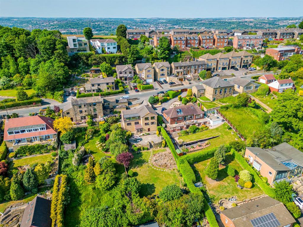 Whitley Road, Dewsbury WF12 4 bed detached house for sale £499,950