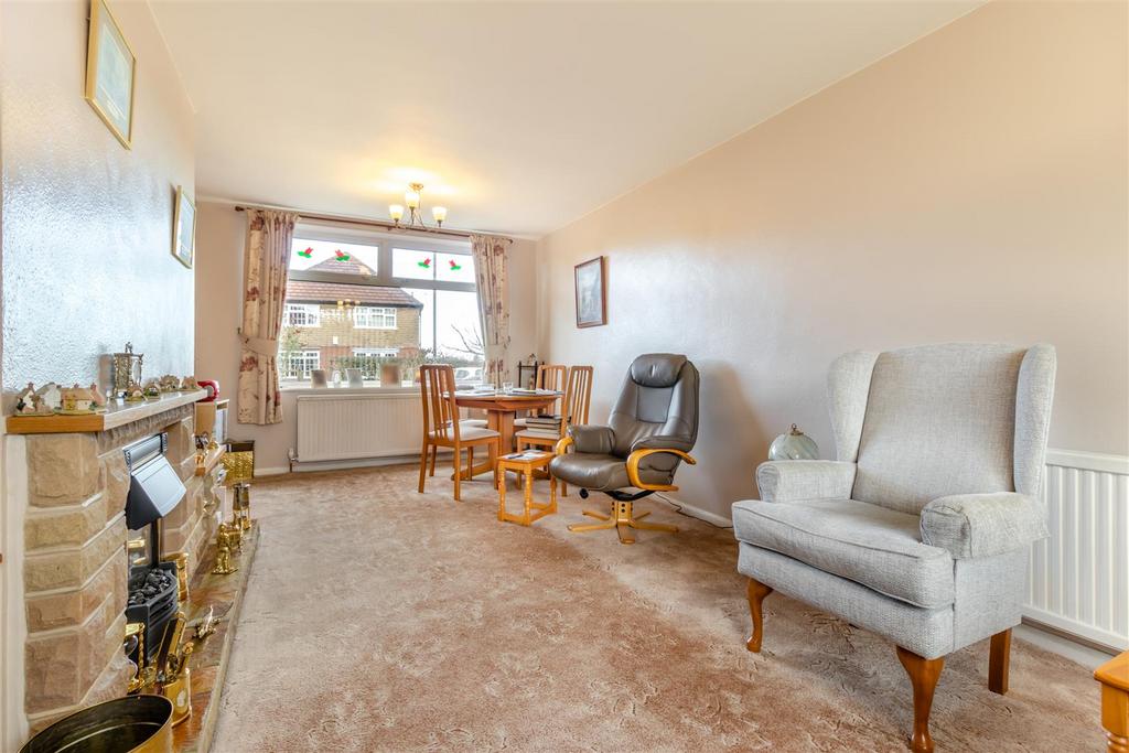 8583779-interior12.jpg
