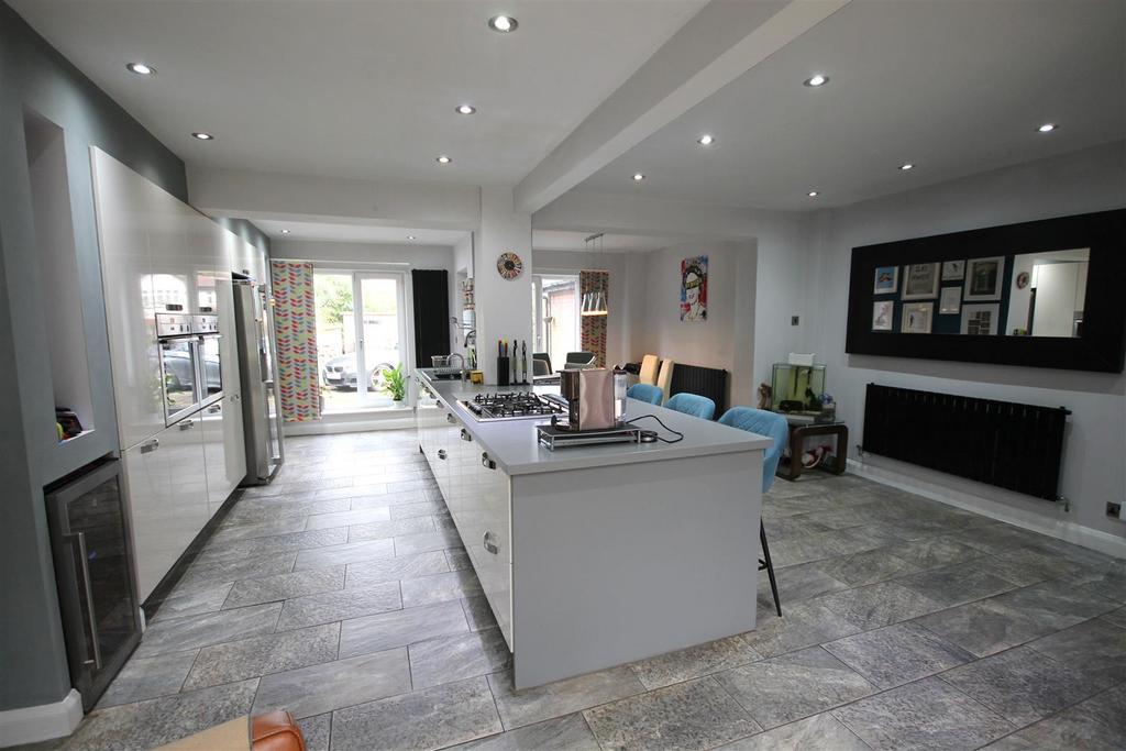 Kitchen Dining Space