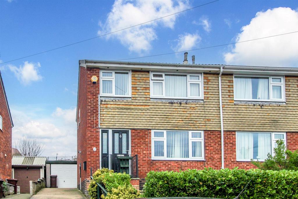 Green Park Avenue, Ossett WF5 3 bed semidetached house for sale £250,000