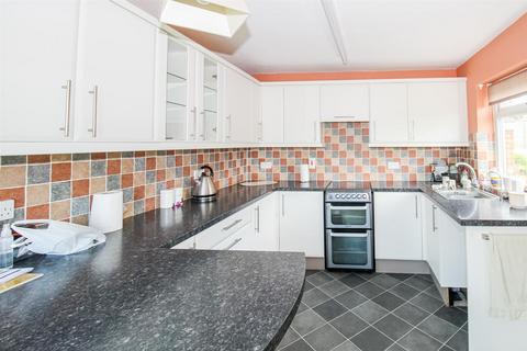 2 Athold Drive, Ossett, WF5 0PX