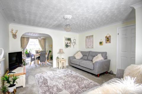 3 bedroom detached house for sale, Celandine Way, Evesham