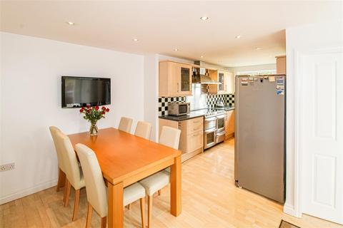 21 Chiltern Road, Dewsbury, WF12 7JZ