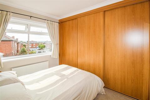21 Chiltern Road, Dewsbury, WF12 7JZ