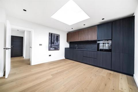 1 bedroom apartment for sale, St Andrews Square, Surbiton