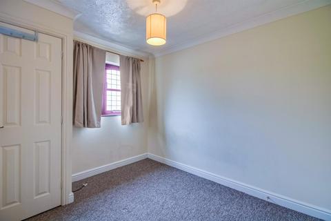 12 Nettleton Chase, Ossett, WF5 9QE