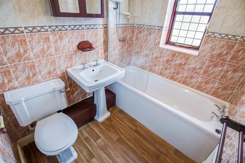 12 Nettleton Chase, Ossett, WF5 9QE