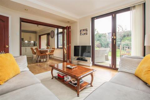 9 Walden Road, Hornchurch, RM11 2JT