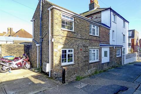 75a Arundel Road, Littlehampton, BN17 7DE