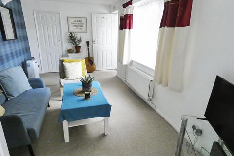 75a Arundel Road, Littlehampton, BN17 7DE