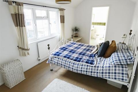 75a Arundel Road, Littlehampton, BN17 7DE