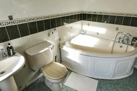 75a Arundel Road, Littlehampton, BN17 7DE
