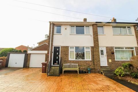 3 bedroom townhouse for sale, Westfield Crescent, Ossett WF5