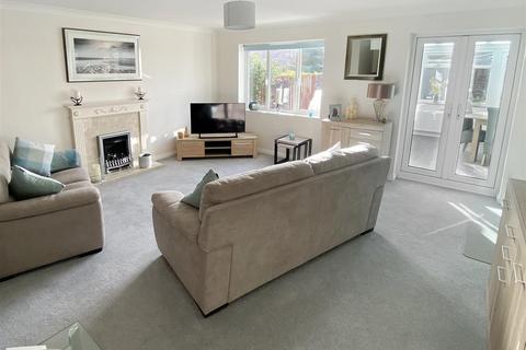 15 Blenheim Drive, Rustington, Littlehampton, BN16 3SN