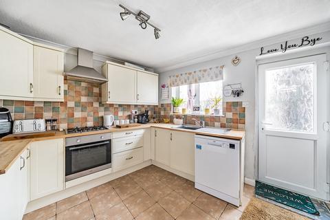 3 bedroom cottage for sale - New Road, Clifton, SG17