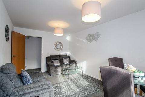 2 bedroom flat for sale, Moorcroft, Ossett WF5